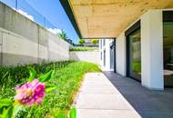 Ruhelage sogar in Schönberg: Prächtige 3-Zimmer-Neubauwohnung mit 90 m² großem Garten und Terrasse