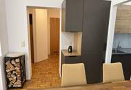 Charmante 3-Zi DG-Wohnung mit moderner Küche - RUHIGE Aussichtslage - Loggia &amp; Carport