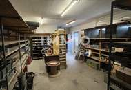 Wohn- und Betriebsgebäude mit 3 Wohneinheiten, Büro, Lager- und Abstellplätze, Werkstatt sowie Verkaufsfläche