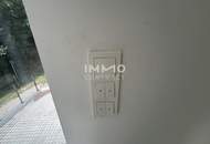 Ein Haus mit Blick zur Burg Kreuzenstein