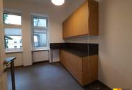 Sanierte 2 Zimmer-Altbauwohnung mit Balkon
