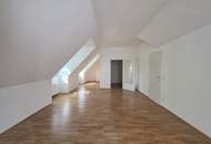 WOHNEN MITTEN IM VIERTEN - Urbane Lebensqualität in Zentrumsnähe - Großzügige 1-Zimmer Wohnung im Dachgeschoß
