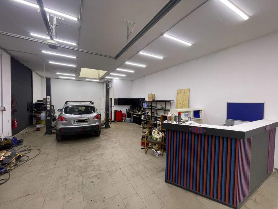 Große Halle, Werkstatt inkl. Hebebühne 92 m² GSR7