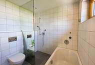 Sehr gepflegtes Wohnhaus mit 2 Wohneinheiten, vier Garagen und Werkstatt