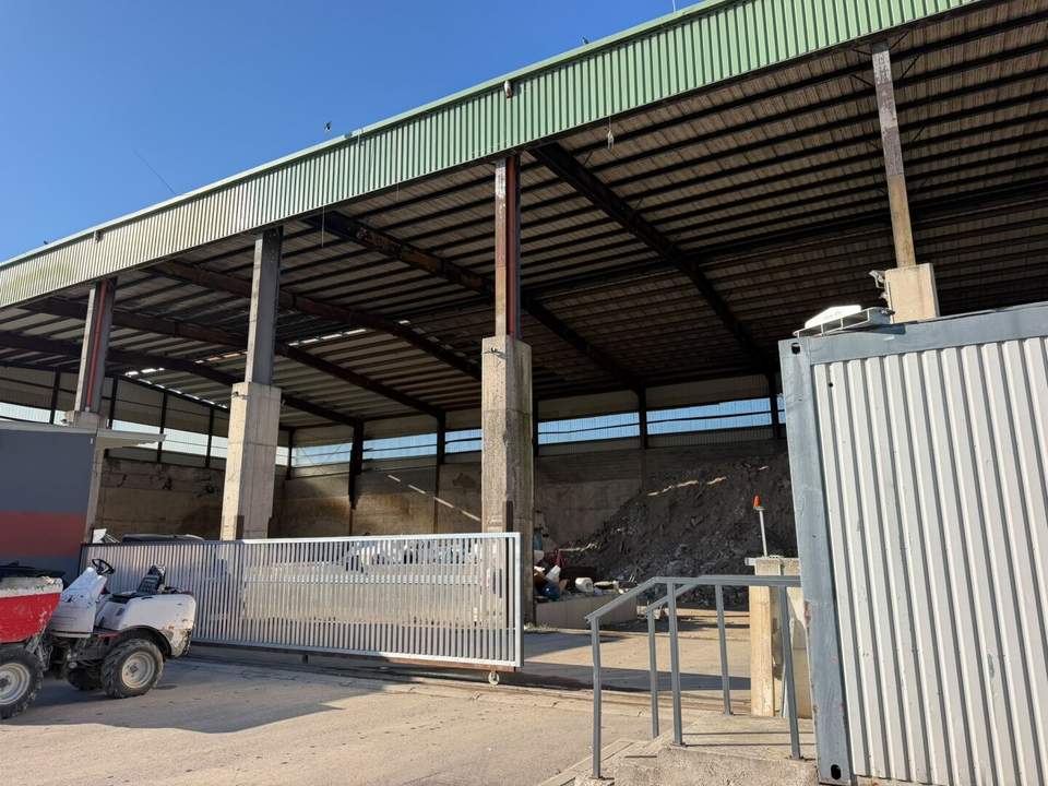 PROVISIONSFREI!!! Große Halle, Lagerhalle mit Betonplatz