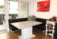 Toplage: Sehr schöne 2-Zimmer-Wohnung mit Balkon und Tiefgaragenplatz