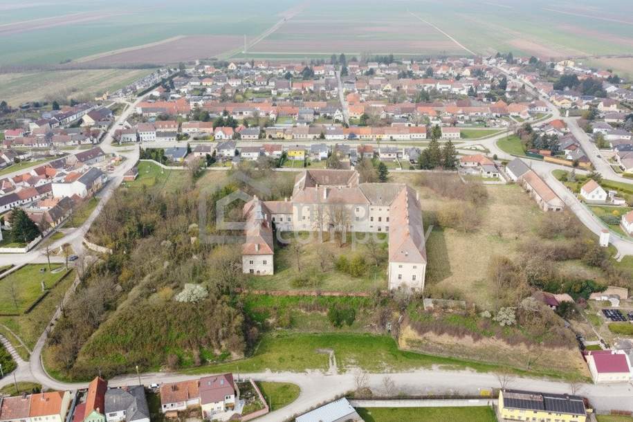 Historisches Anwesen mit weitläufigem Grundstück!, Grund und Boden-kauf, 2274 Mistelbach