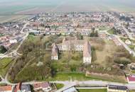 Historisches Anwesen mit weitläufigem Grundstück!