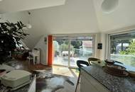 Lichtdurchflutete Penthouse Architektur - barrierefreie 5-Zimmer Maisonette-Wohnung in exklusiver Lage mit teiloffener Galerieebene, zahlreichen Terrassen, 2 Bädern und PKW-Garagenplatz