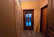 Haus mit zwei Wohneinheiten und Gartenidylle