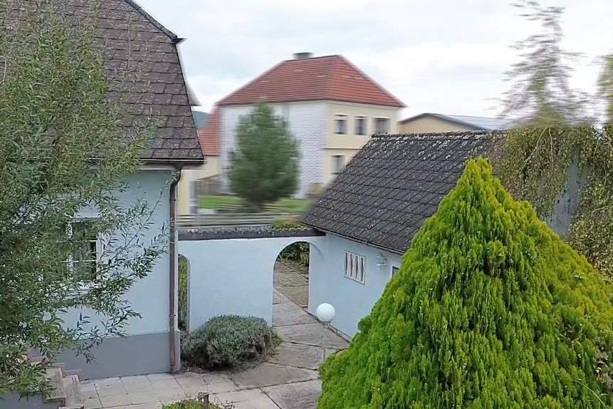Bürgerliches Einfamilienhaus mit viel Platz, liebenswerten Garten und tollem Ausblick!, Haus-kauf, 271.300,€, 3375 Melk