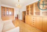 Helle 2-Zimmer-Wohnung mit Loggia und Potenzial