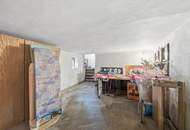 Liegenschaft mit mehreren Nebengebäuden und drei Weinkellern sowie ca. 1.271 m² Grund!