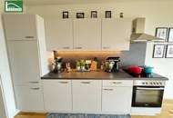 Zentrale 2-Zimmer-Wohnung mit Balkon, Schlossbergblick und Tiefgarage - JETZT ANFRAGEN