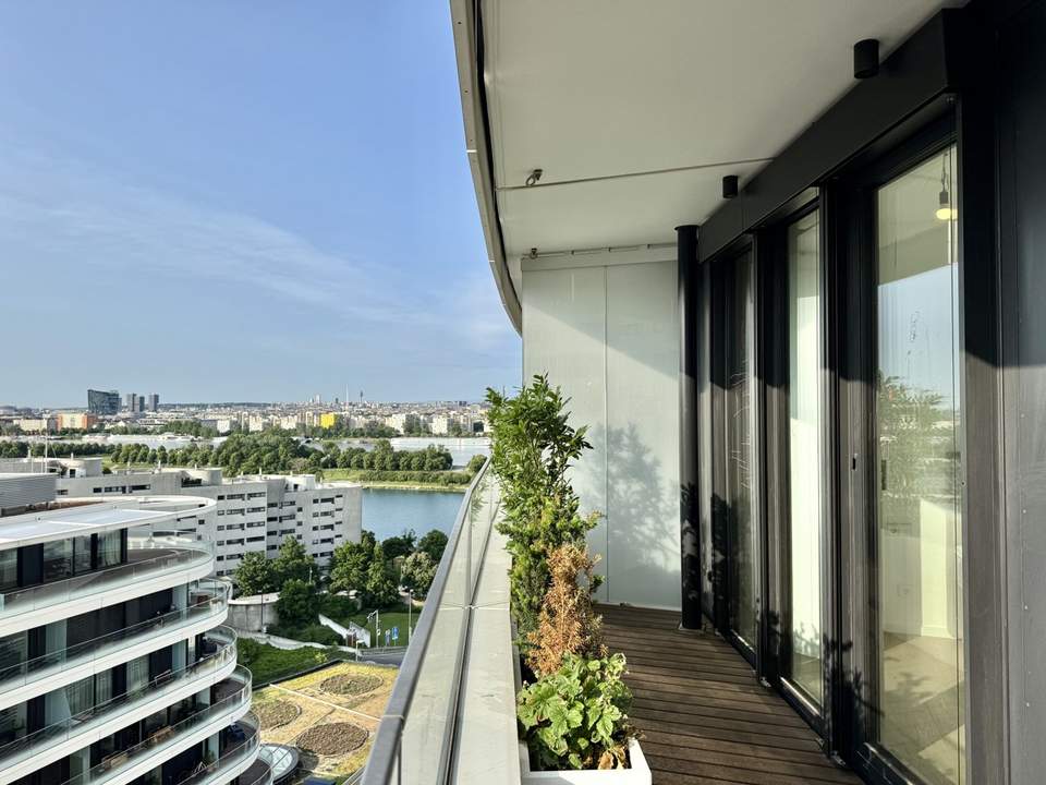 DANUBEFLATS: Schnäppchen Hit - Große 2 Zimmer Wohnung. Elevate your Lifestyle
