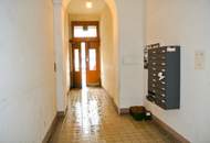 Unsanierte Altbauwohnung mit Potentia l- Nähe U1 - bestandsfrei !