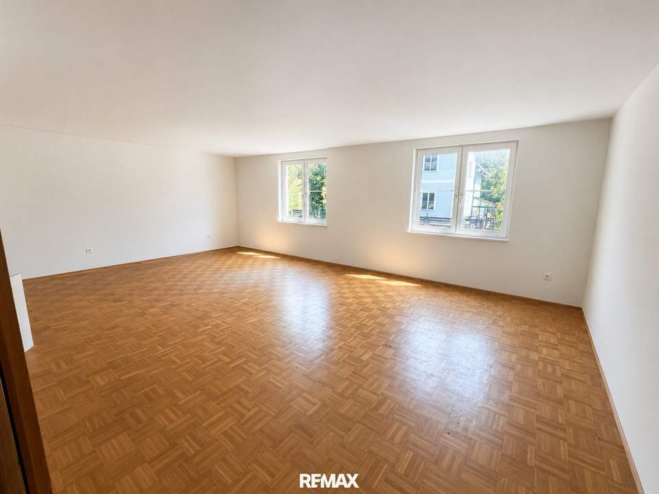 Platz für die ganze Familie – 6-Zimmer-Haus mit großen Garten in Baden!"