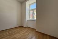 NEUER PREIS - SOMMERAKTION | 3-Zimmer Altbauwohnung mit großem innenhofseitigem Balkon im 1. Liftstock | ERSTBEZUG NACH SANIERUNG