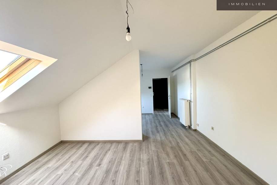 | CHARMANTE DACHGESCHOSSWOHNUNG | HELL &amp; ZENTRAL | 4. OG | IDEAL FÜR SINGLES &amp; STUDENTEN | TOP LAGE | NÄHE UNI, Wohnung-kauf, 125.000,€, 8010 Graz(Stadt)