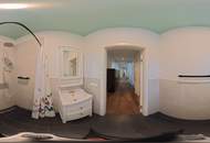 Eine Cuvée-Perle in West-Hanglage mit Blick auf den Thermenort, den Waldrand im Rücken