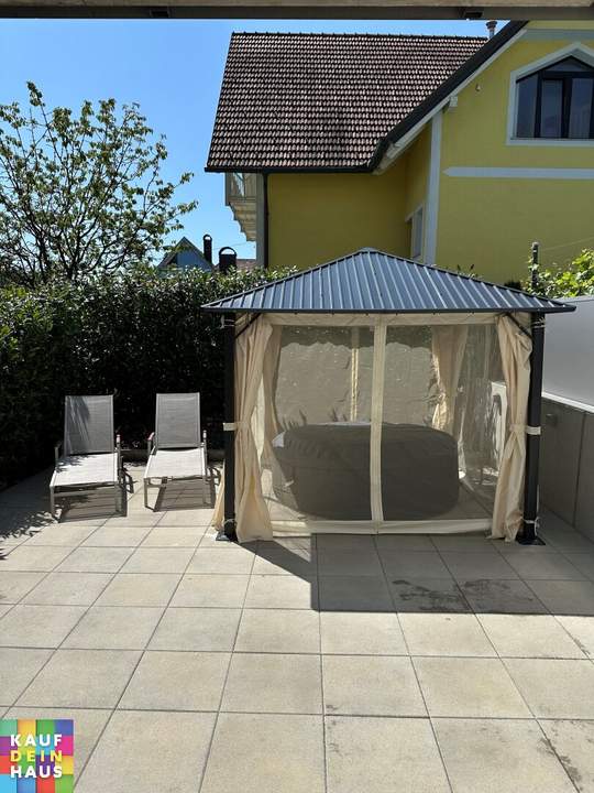 CHILLEN AUF IHRER RIESIGEN TERRASSE!
