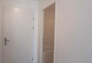Moderne 2-Zimmer-Wohnung mit Loggia in der Koloniestraße!