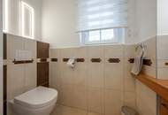 ***NEU*** exklusives Haus mit 2 Eingängen, 2 Wohnküchen, Wellnessbereich, beheizten Pool und viel mehr