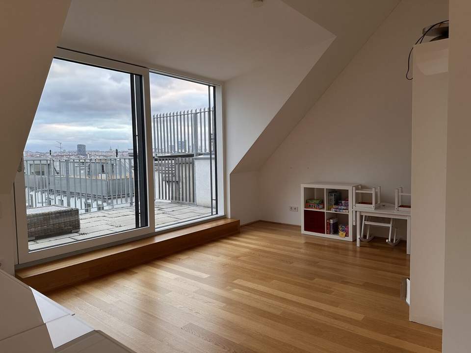 1060! Tolle 4-Zimmer DG-Maisonette mit Terrasse und Balkon nahe Mariahilfer Straße ab Februar 25!