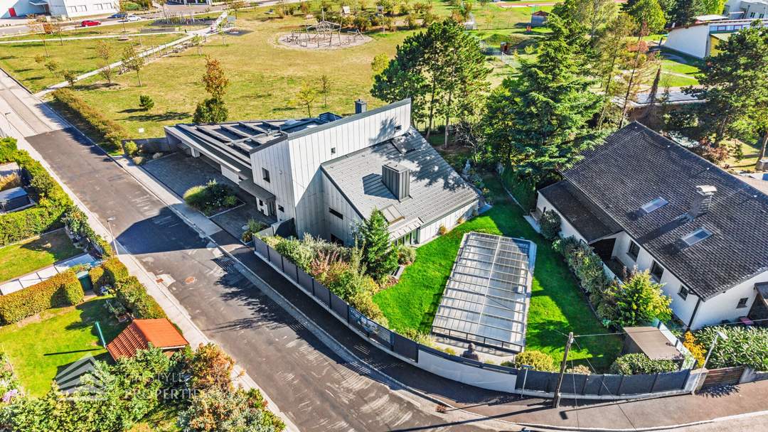 Designerhaus mit Pool - Wohnen auf höchsten Niveau in Wiener Neustadt