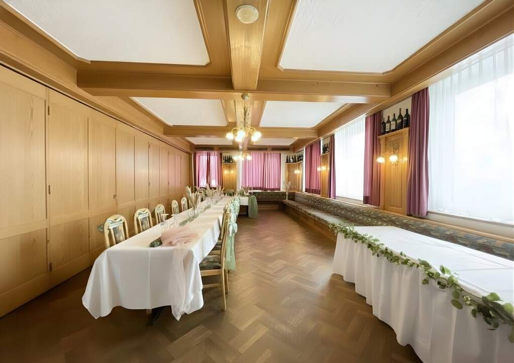 AM FUßE DER BERGE: Ihr neuer Gasthaus-Traum wartet hier.