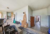 Vielseitige Gewerbe- und Wohnliegenschaft: diverse Hallenflächen, Wohngebäude und ein großzügiges Grundstück!