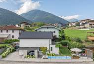 Einfamilienhaus mit Pool und Panoramablick in Toplage