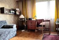 Attraktives Baugrundstück mit sanierungsbedürftigem Haus – Perfekt für Bauträger