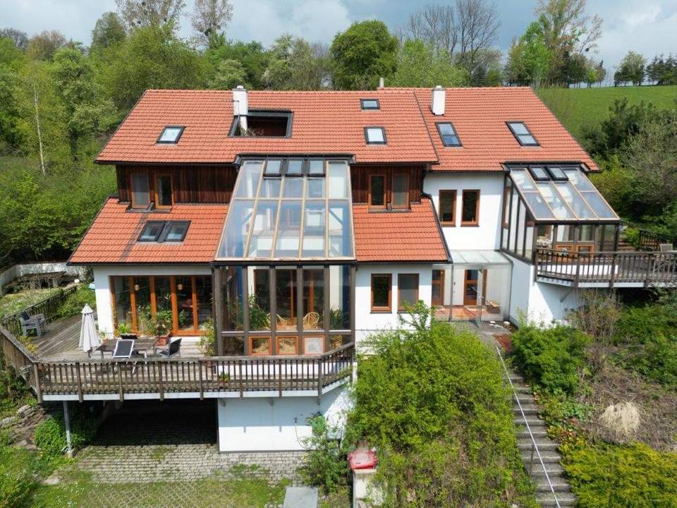 "NEUER PREIS!" AUSSERGEWÖHNLICHES ZWEIFAMILIENHAUS IN HÖHENLAGE