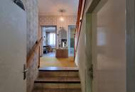 Einfamilienhaus mit Wintergarten in schöner Siedlungslage