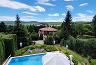 "ZuHAUSE im Urlaub – mit Pool &amp; traumhaftem Ausblick!"