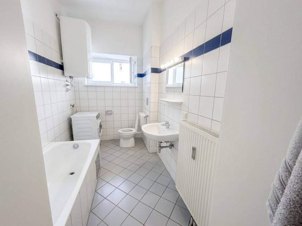 Graz-Zentrum: Rendite ab Tag eins: Perfekt aufgeteilte, vermietete 2-Zimmer-Wohnung mit offenem Wohn-Essbereich! 2.OG Top 10 BJ 1841