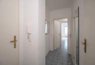 ++NEU++ Ruhige 2-Zimmer Altbauwohnung mit viel Potenzial.