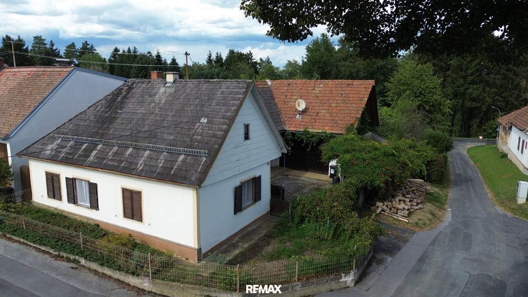 Sanierungsbedürftiges Bauernhaus mit großem Garten und viel Potenzial in Hackerberg