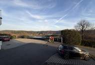 FAMILIENHIT: Ruhige 3-Zimmer-Wohnung mit Blick ins Grüne &amp; PKW-Stellplatz