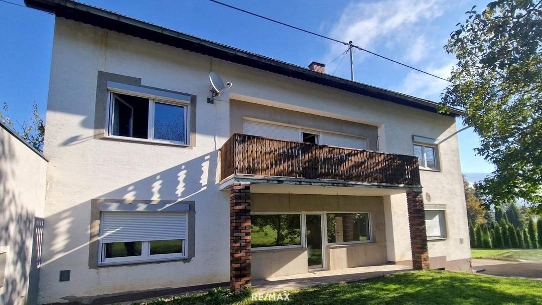 Großes Haus mit 2 Wohneinheiten und schönem Garten in ruhiger Lage in Neuhaus