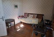 ALLEINLAGE: Sanierungsbedürftiger Vierkanthof mit ca. 17ha Land zu verkaufen