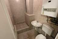 Sanierungsbedürftig + Altbau + 1 Zimmer + separate Küche + Erdgeschoß