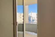 HELL UND SEHR GROSSZÜGIG - HOCHWERTIG SANIERTE 5-ZIMMER-WOHNUNG MIT BALKON IM 5. LIFTSTOCK