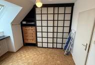 „Dachgeschoss - Wohnung nahe U3“