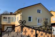 Gepflegtes Einfamilienhaus mit Wintergarten in ruhiger und sonniger Waldrandlage