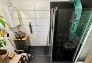 Doppelhaushälfte in ruhiger Wohnstraße mit Garten und Pool!