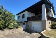 *ORTSRANDLAGE:* Wohnhaus mit sehr schönem, ebenen Garten und großzügigem Grundstück.