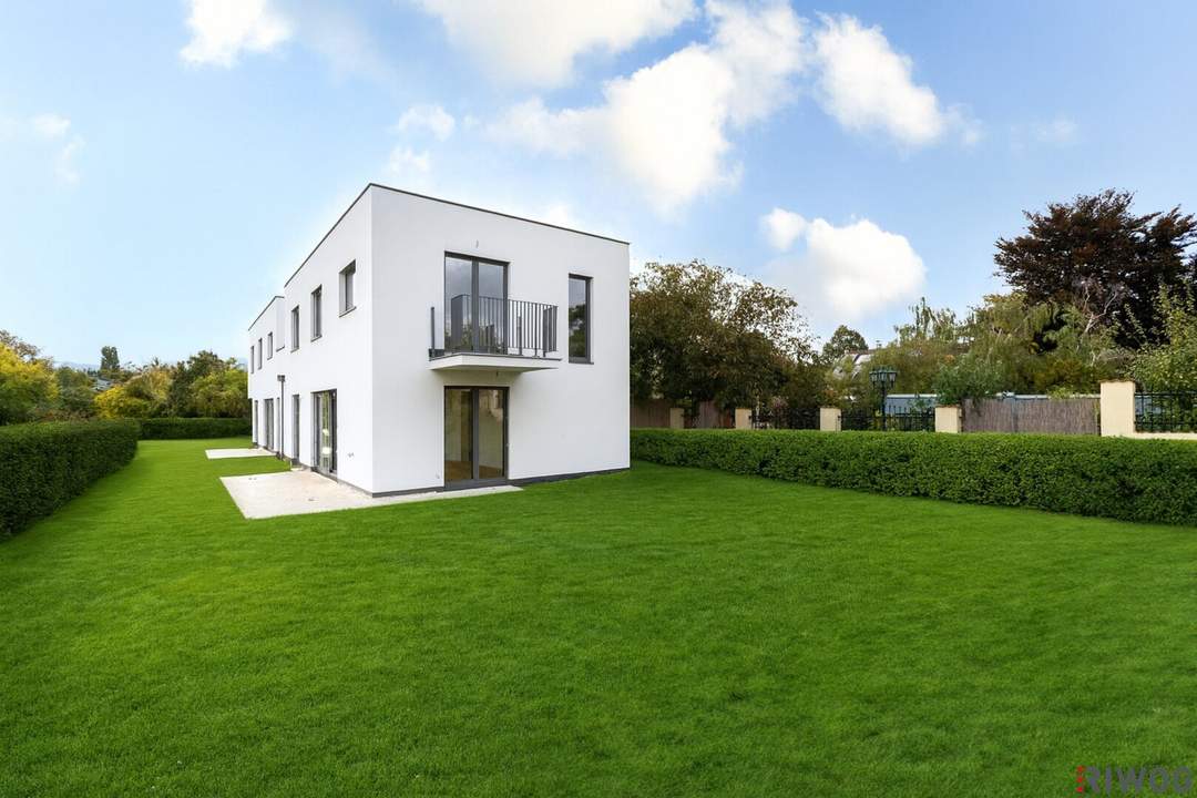ERSTBEZUG | Exklusive Doppelhaushälfte | ca. 353 m² Garten | 4-5 Zimmer | Süd/Ost | Luftwärmepumpe | 2 KFZ-Stellplätze | 5 Minuten ins Zentrum Perchtoldsdorf