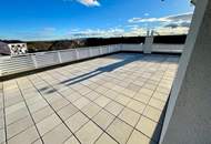 ERSTBEZUG! Geräumige Eigentumswohnung im Obergeschoss mit Balkon und Dachterrasse